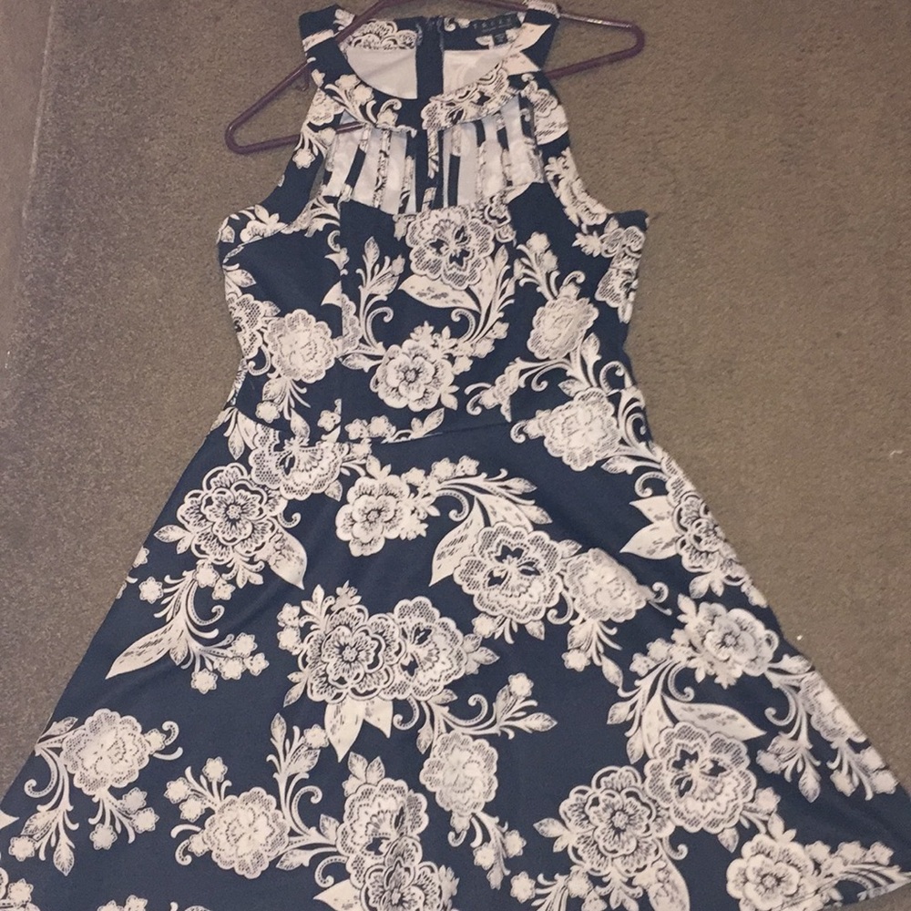 I got it for prom and lost wait so cant fit in😢